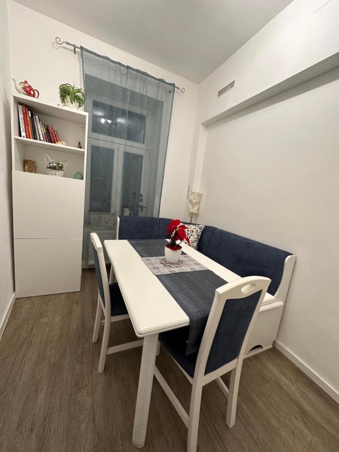 Cosy & Quiet In 17Th District Apartment Wina Bagian luar foto