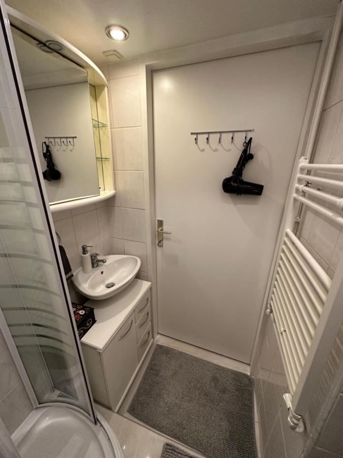 Cosy & Quiet In 17Th District Apartment Wina Bagian luar foto